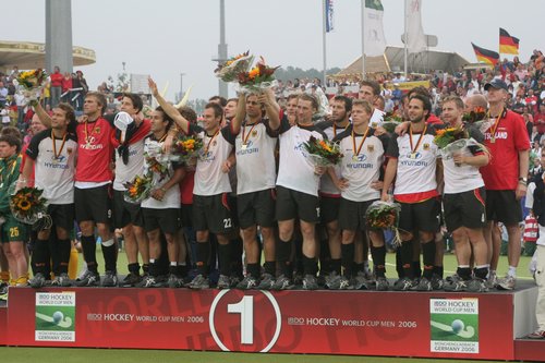 © Herbert Bohlscheid (www.sportfoto.tv) / Wolfgang Quednau (www.hockeyimage.net)